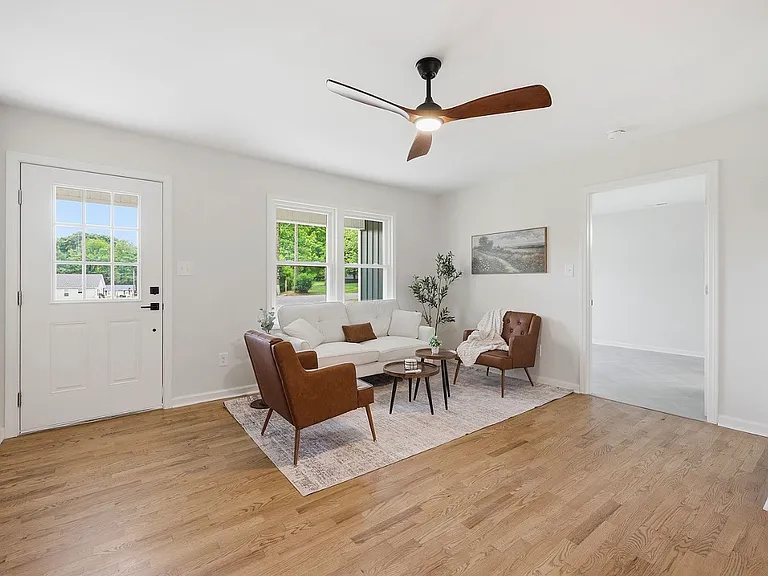 601 Gillespie St — Photo 4