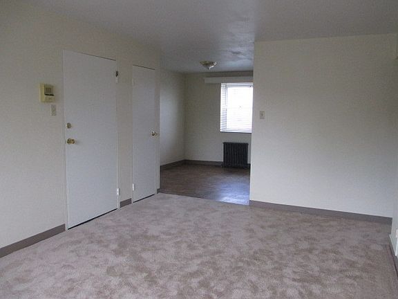5th image of 1019 Findley Dr #4