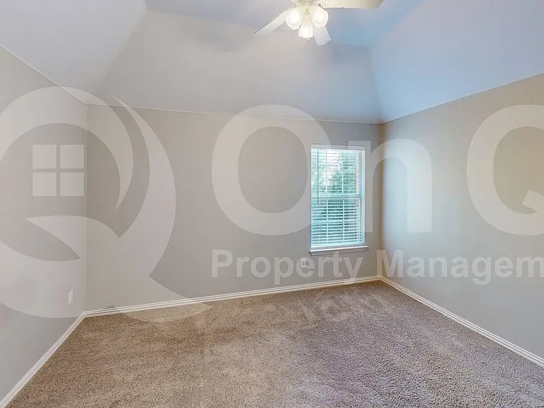 4536 Brenda Dr — Photo 10