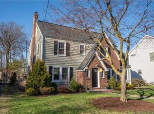 10 Pine Rd, West Hartford, CT 06119