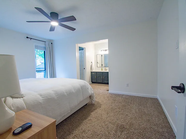 513 Andrea Ct — Photo 16
