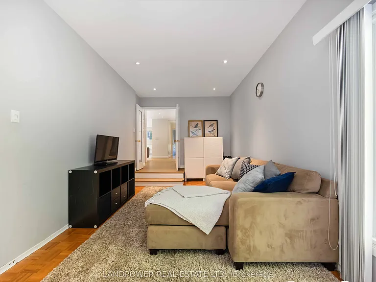 48 Marowyne Dr — Photo 14