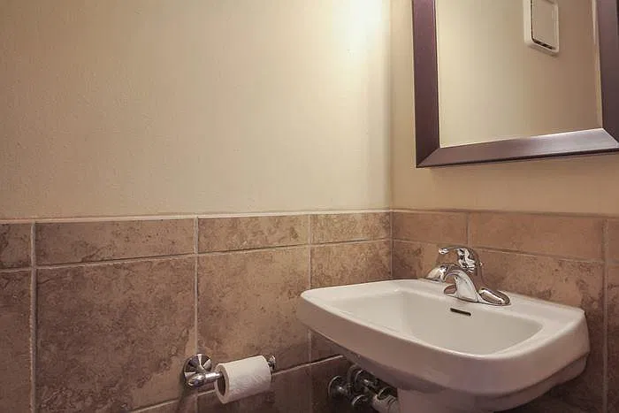 489 Westwinds Dr — Photo 3