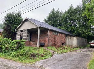 81 Colonial Dr, Hazard, KY 41701