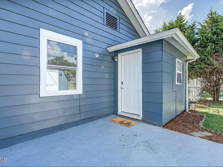 1330 E Sevier Ave — Photo 16