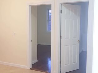 2527 46th St APT 2R, Astoria, NY 11103