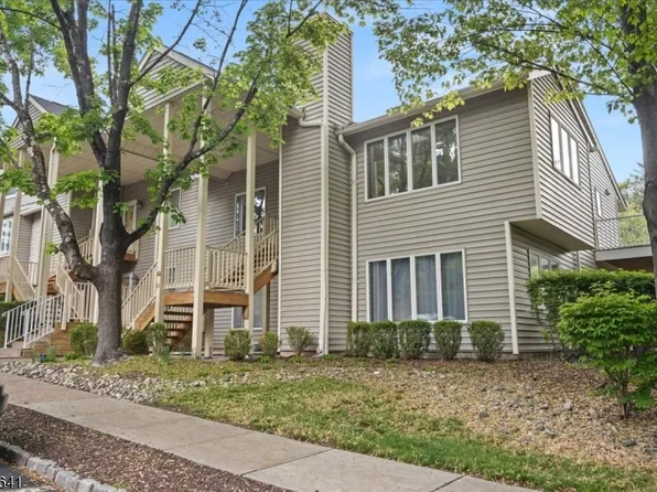 102 Westchester Terrace, Clinton Twp., NJ 08801