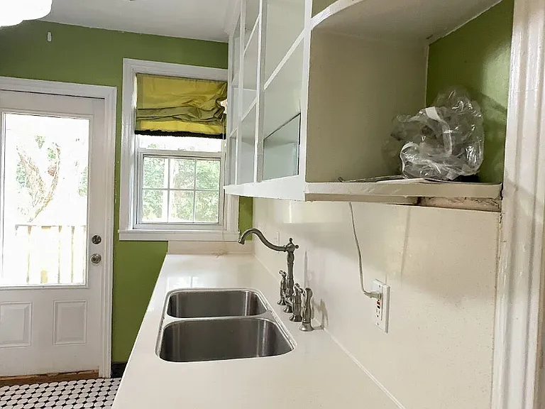 624 Glenview Dr — Photo 10