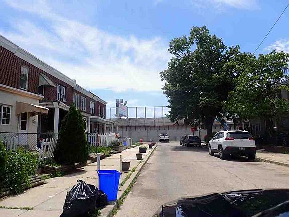 3rd image of 2247 Larue St