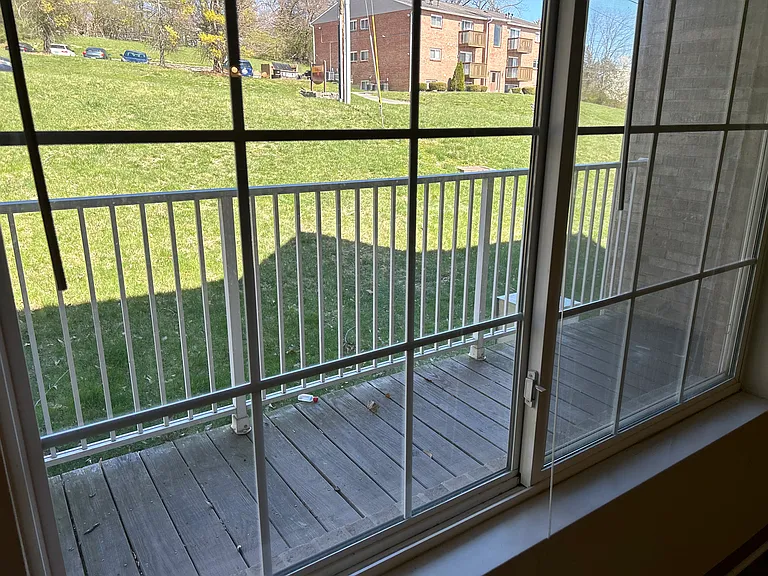 1005 Valley View Ln #9 — Photo 5