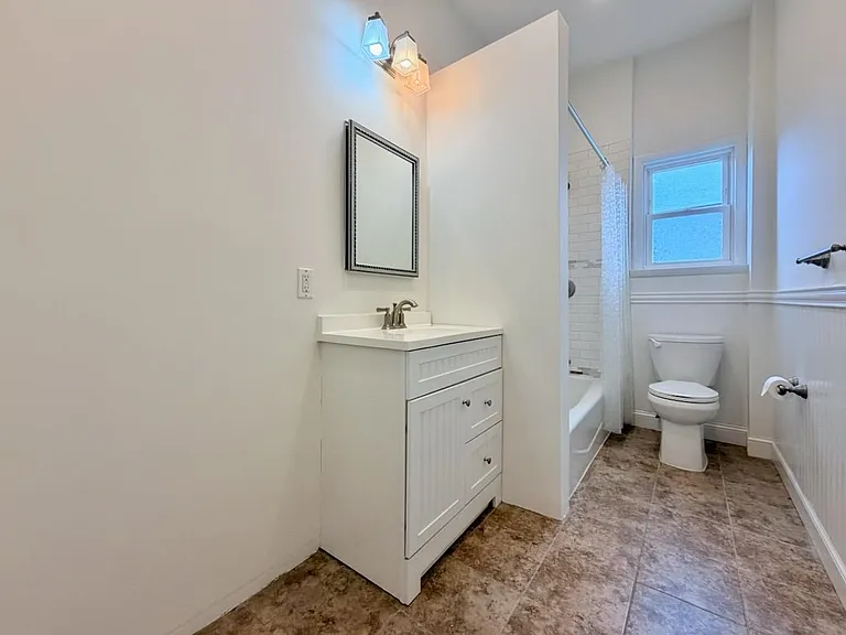 514 Monastery Pl #2R — Photo 12