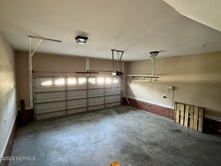 206 Sandy Springs Rd — Photo 44