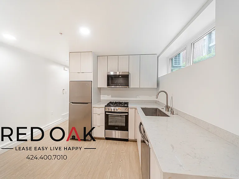 847 S Sherbourne Dr #13 — Photo 10