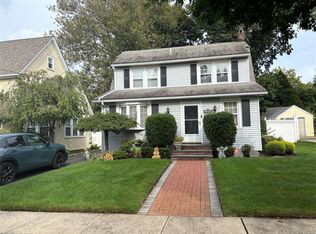 96 Millington Pl, Mineola, NY 11501