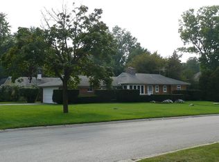 650 E 8th Ave, Naperville, IL 60563