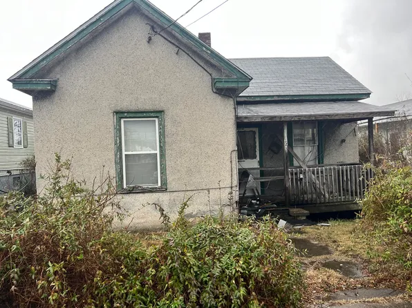 321 E Pine St, Covington, VA 24426