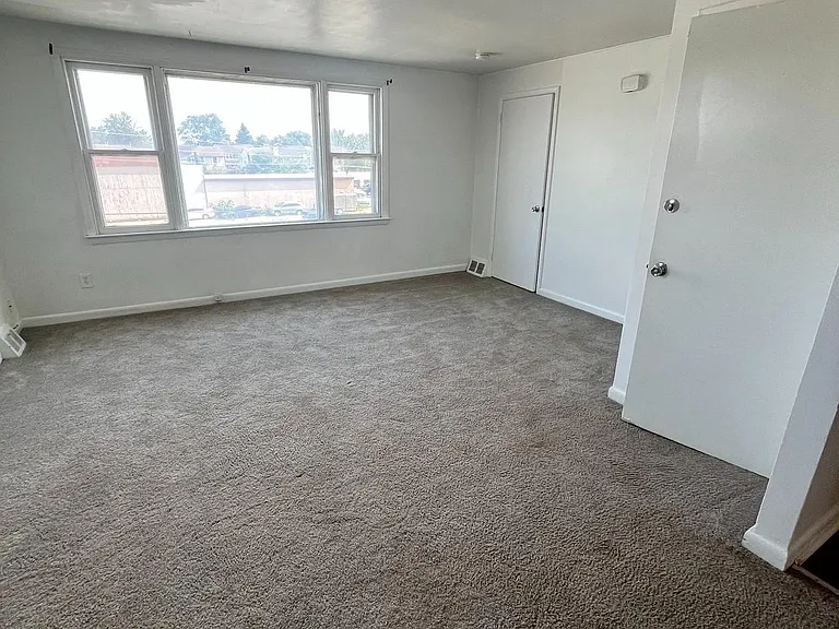 168 N Bonsall Ave — Photo 4