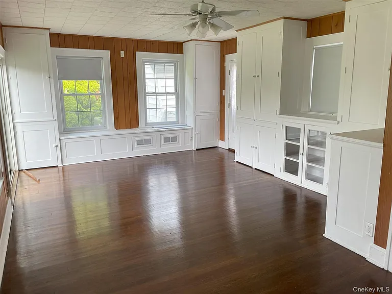 56 Nassau Blvd — Photo 12