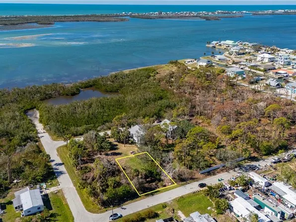 2880 Waterside Dr #13, Englewood, FL 34224