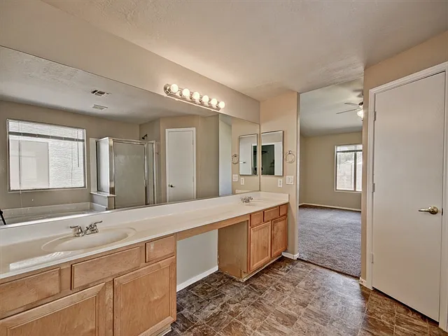 2604 N 105th Dr — Photo 8