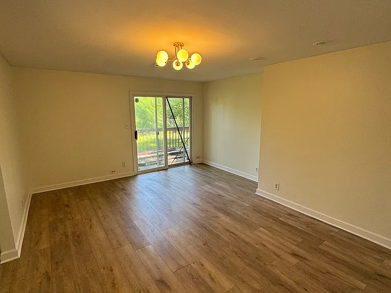 358 Wilshire St — Photo 7