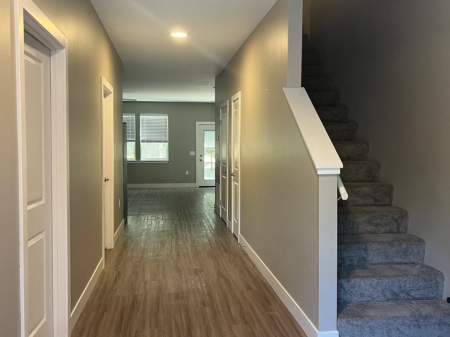1018 Phillips Pl — Photo 2