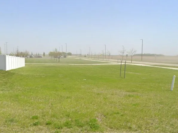 2310 44th St S, Moorhead, MN 56560