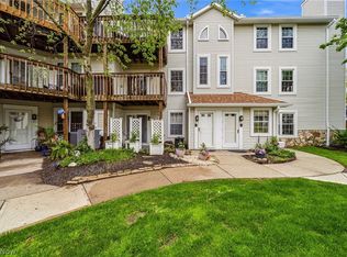 28180 Detroit Rd APT D3, Westlake, OH 44145
