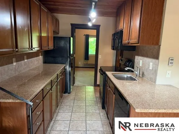 8941 Miami St APT 32, Omaha, NE 68134