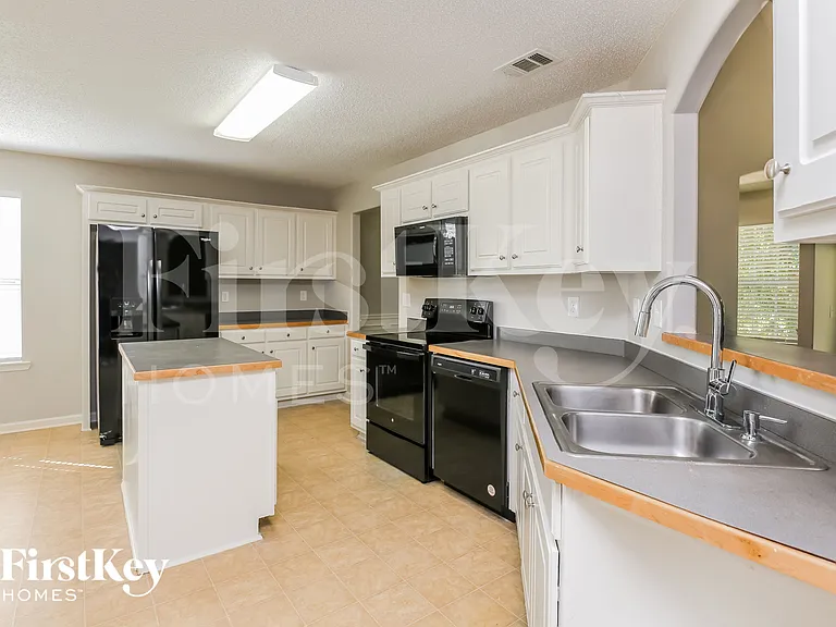 2539 Marixa Dr — Photo 6