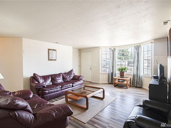 5th image of 10326 Occident St SW