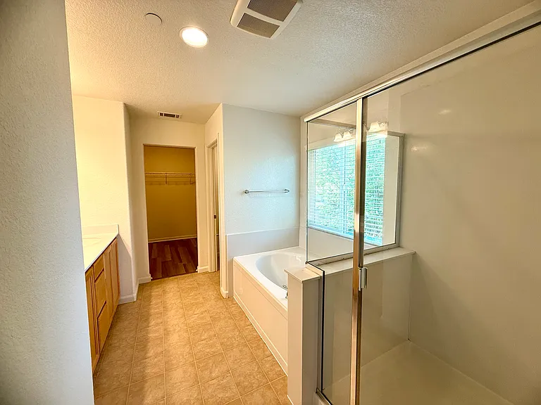 457 Effie Ct — Photo 10