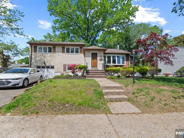 6 Juniper St, Dumont, NJ 07628