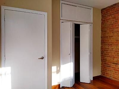 5th image of 253 Elizabeth St APT 2