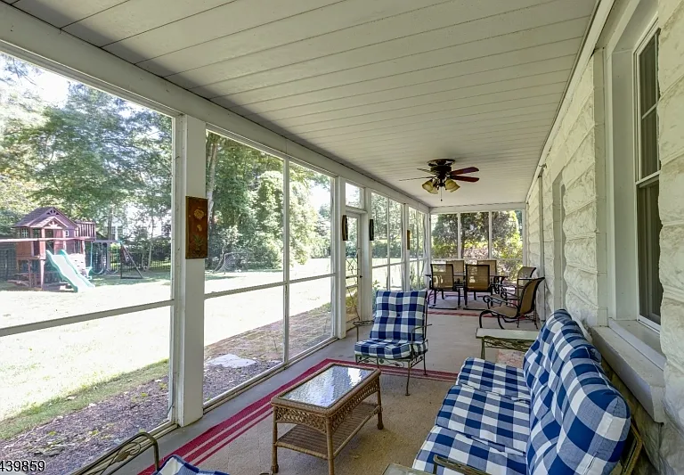 12 Forest Ave — Photo 13