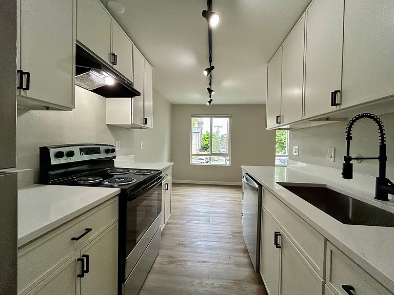 Mar-Ella 10-unit — Photo 11