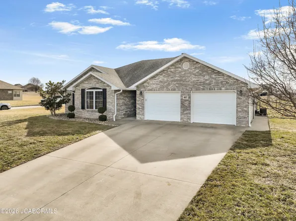 807 Country Meadows St, California, MO 65018
