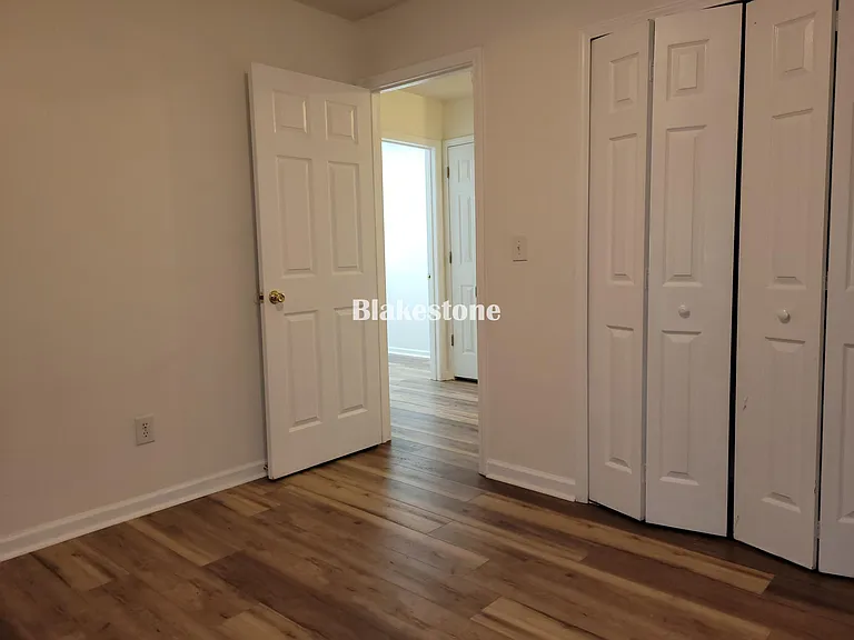 111 Lake Valley Ln — Photo 31