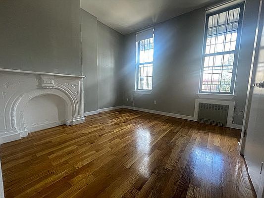 2nd image of 90 Wilson Ave #1AP
