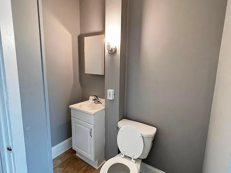 406 N Queen St #4 — Photo 9