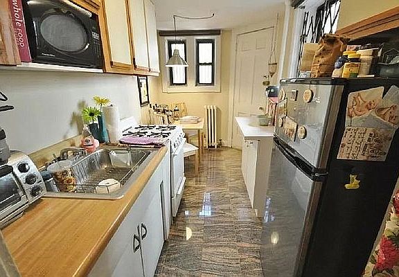 2nd image of 272 W 77th St APT 1A
