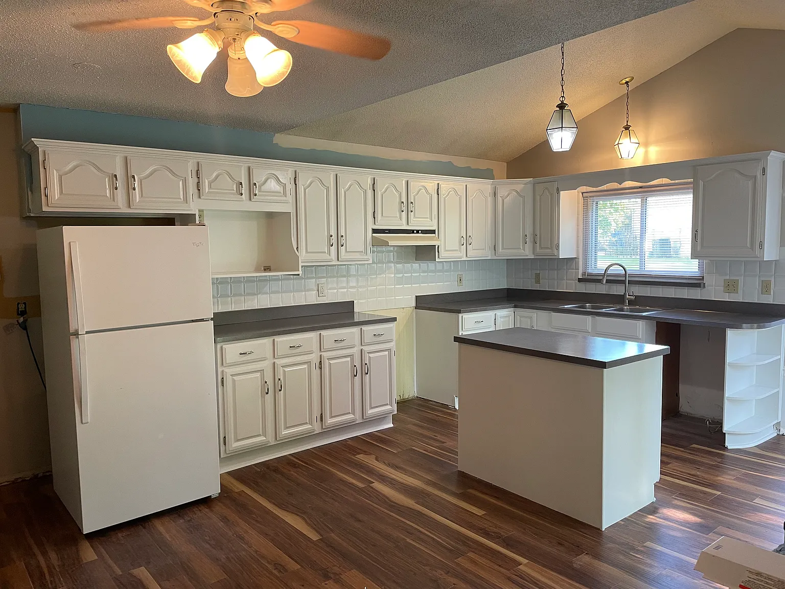 4 bed, 2950 sqft, $2,900 — Photo 1
