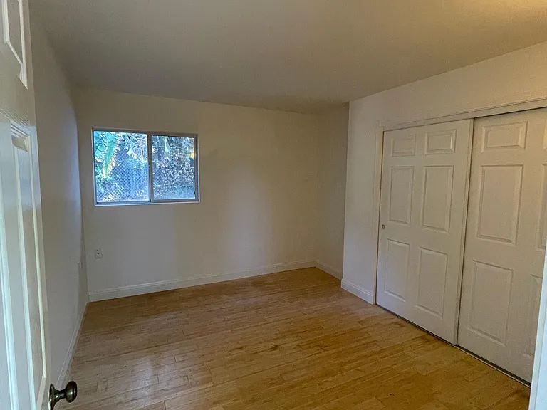 1445 Edgecliff Ln #A — Photo 12
