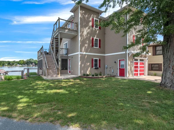 67592 95th Ave, Dowagiac, MI 49047