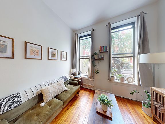 2nd image of 62 W 85th St APT 1A