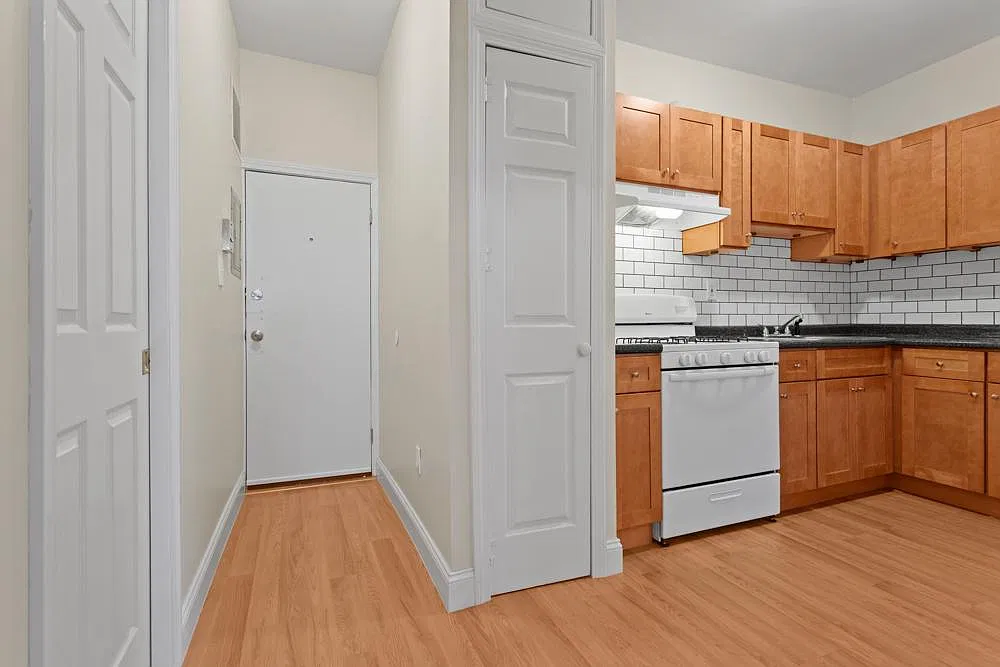 1 bed, 675 sqft, $1,700 — Photo 3