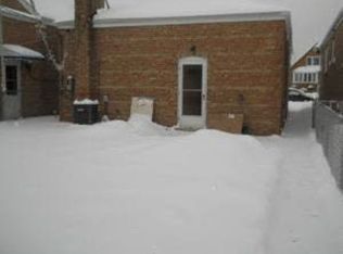 6811 S Kolin Ave, Chicago, IL 60629
