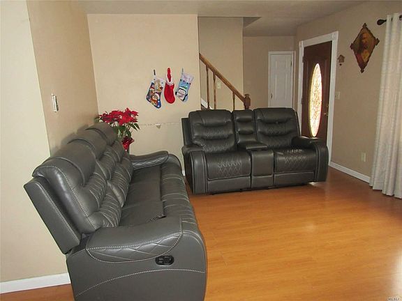 2nd image of 221 Costar St