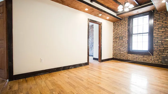Rented by Nooklyn NYC LLC | media 31