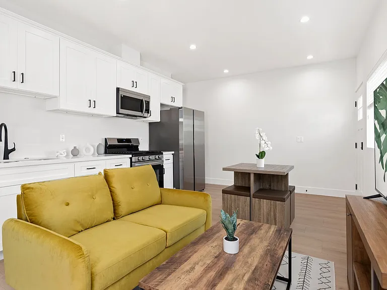 1736 Kelton Ave — Photo 49